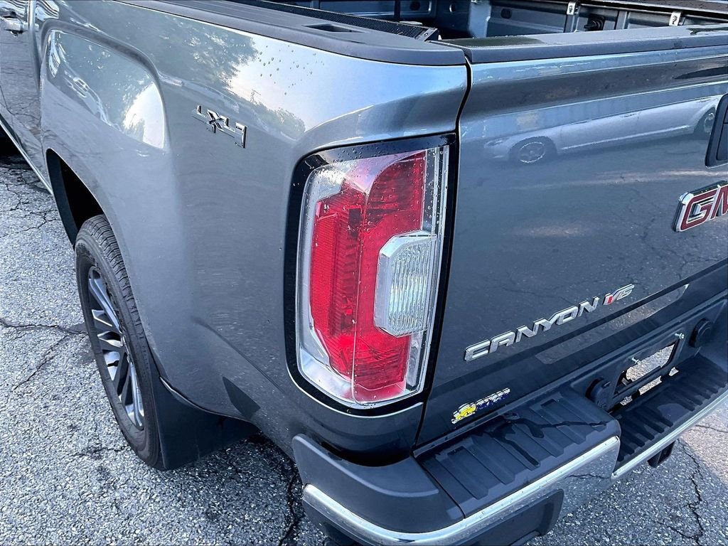 Used 2020 Gray GMC SLE1 image 32