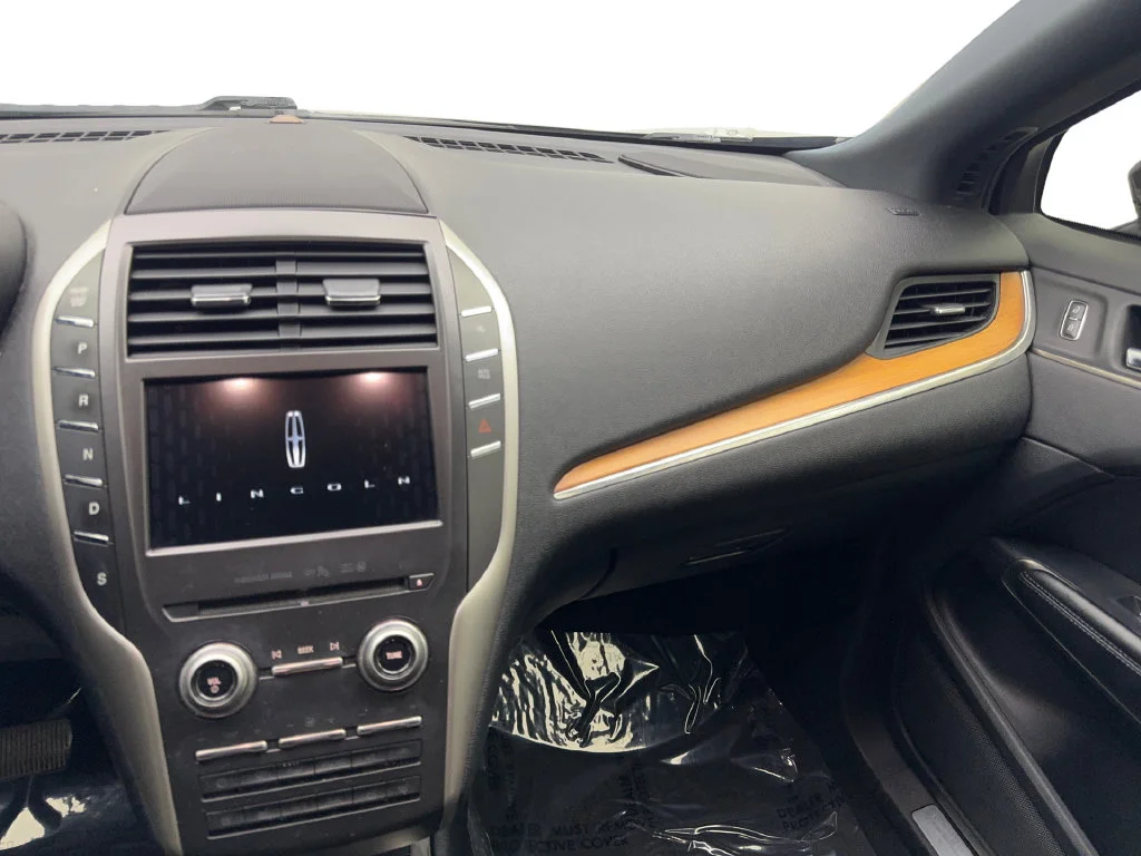 Used 2017 Black Lincoln Reserve image 57