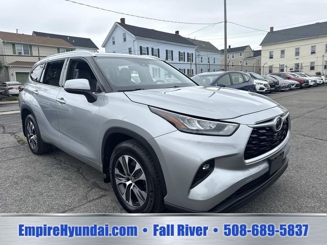 2020 Toyota Highlander XLE - Photo 2