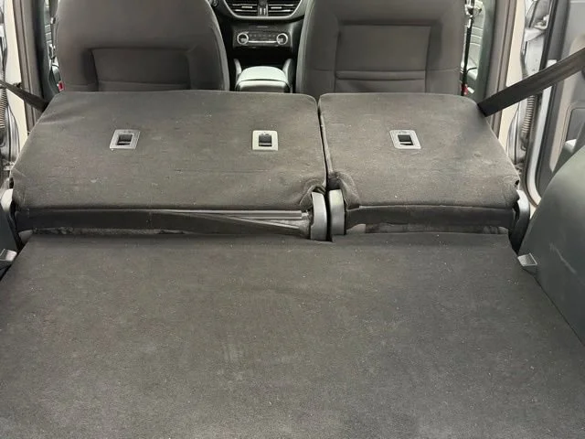 Used 2022 Silver Ford SE image 12