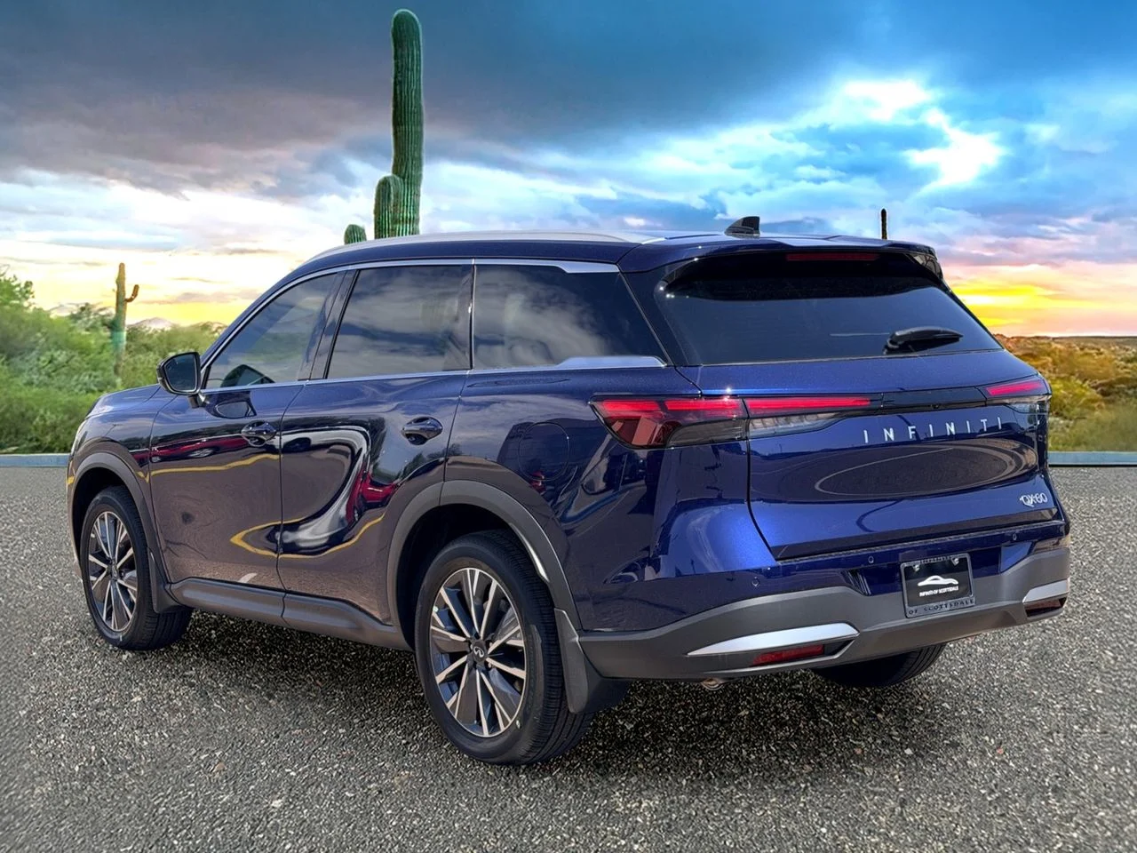New 2027 GRAND BLUE INFINITI Luxe FWD image 4