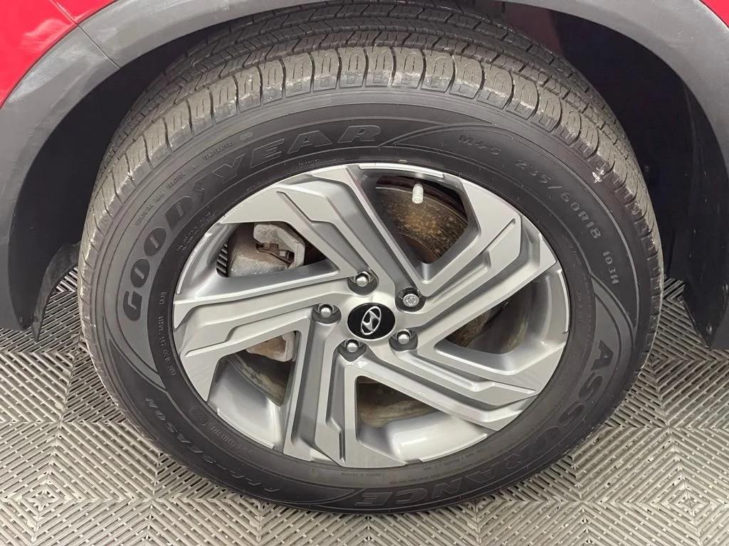 Used 2023 Red Hyundai SE image 12