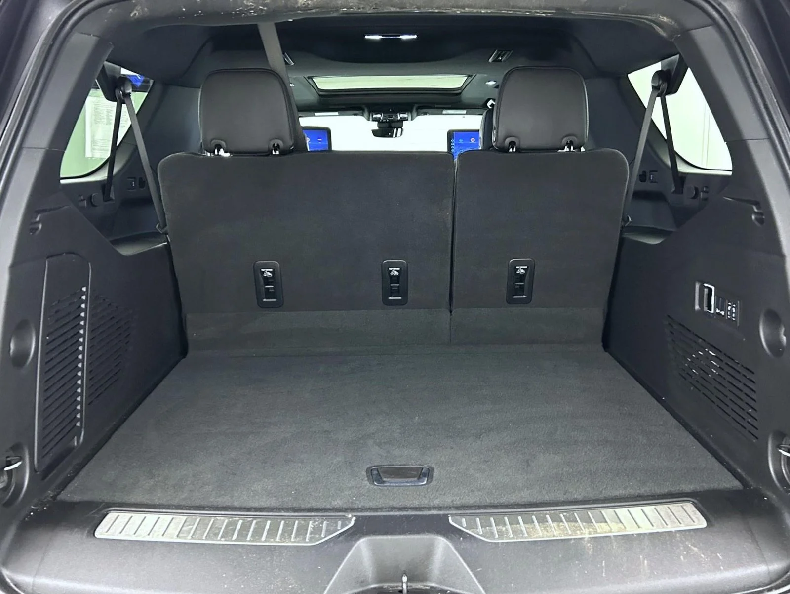 Used 2025 Gray Chevrolet Premier image 24