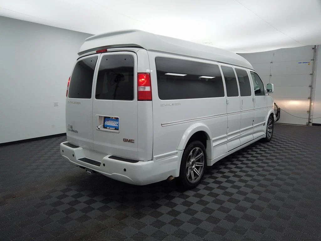 Used 2020 Summit White GMC Explorer Limited SE image 3