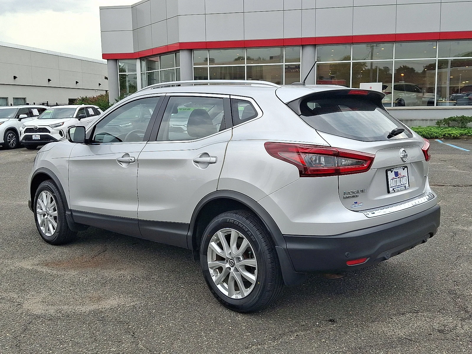 Used 2022 Brilliant Silver Metallic Nissan SV image 5