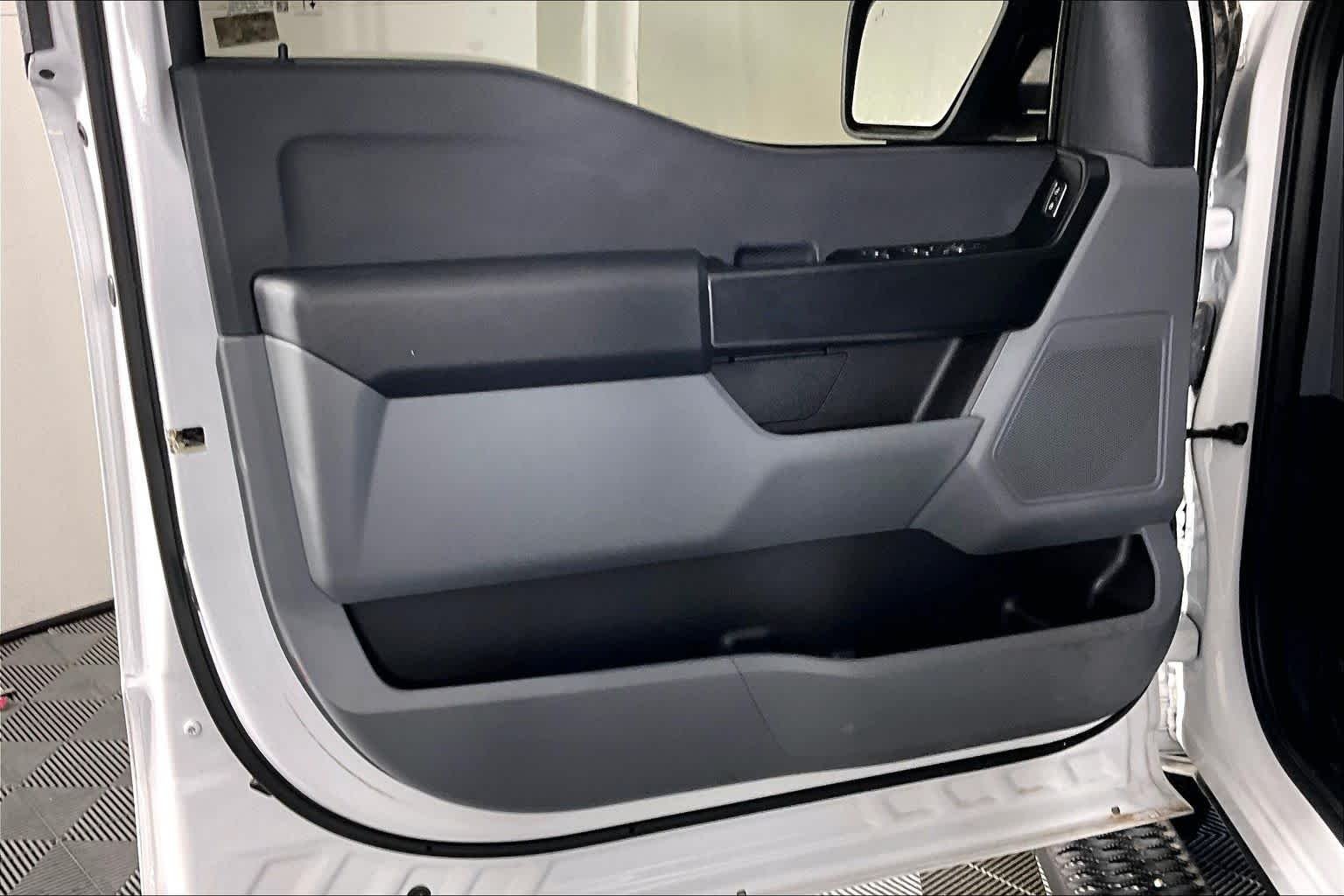 Used 2022 Oxford White Ford XL image 61