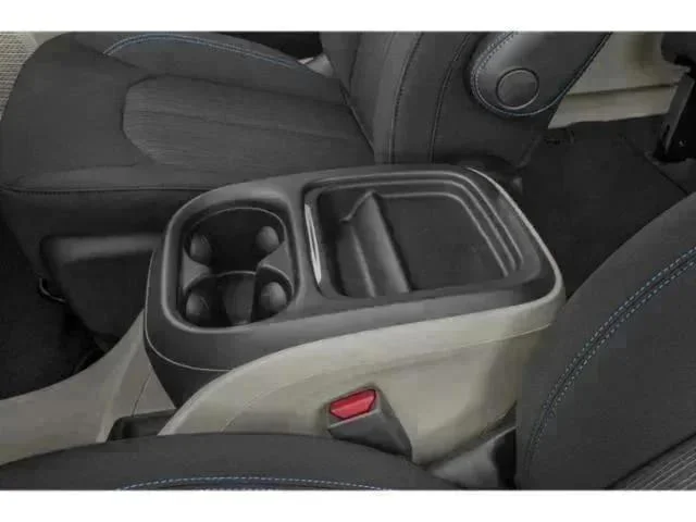 Used 2023 White Chrysler Limited image 14