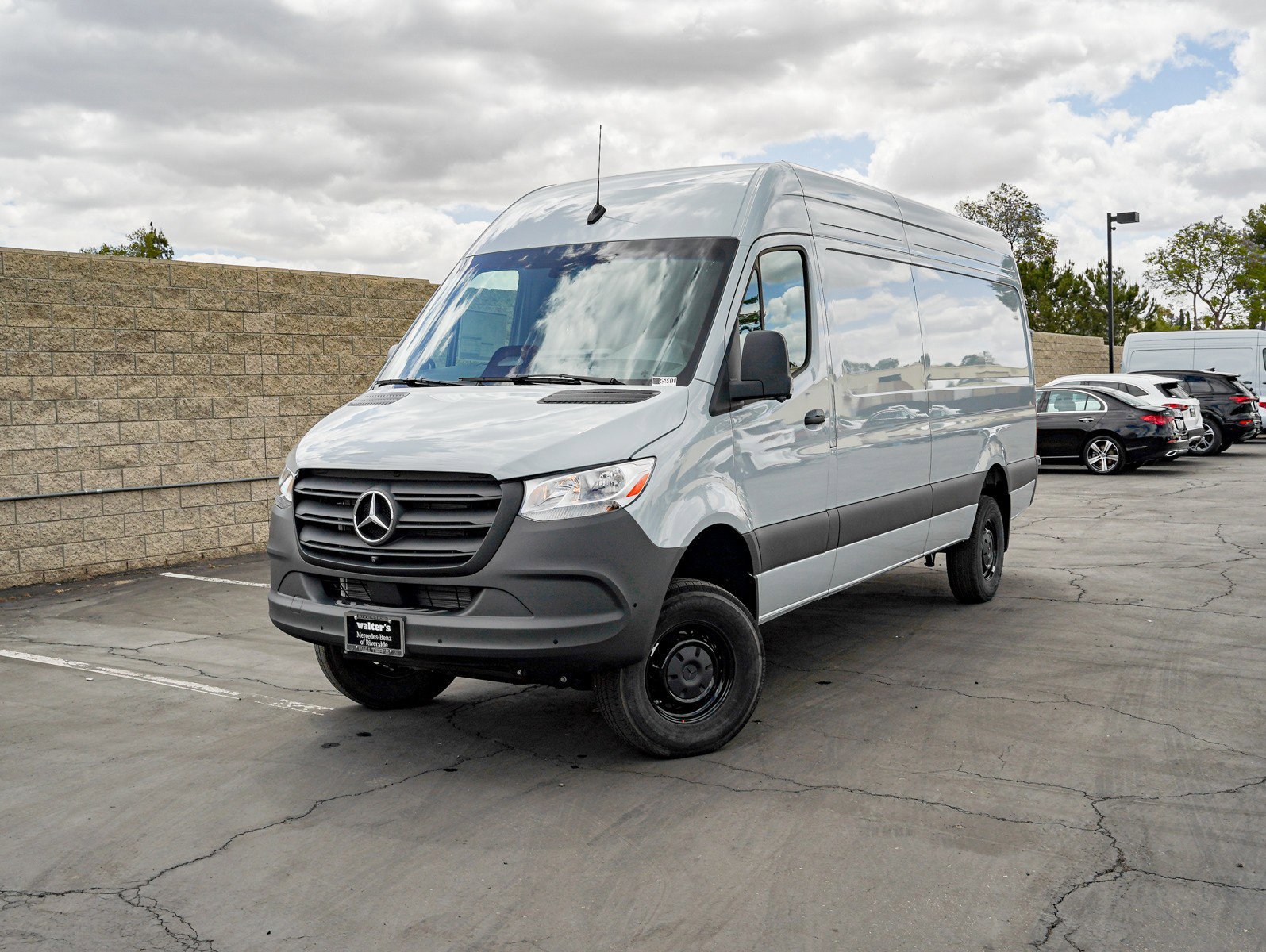 2025 Mercedes-Benz Sprinter 2500 170 WB HO High Roof 4x4's photo