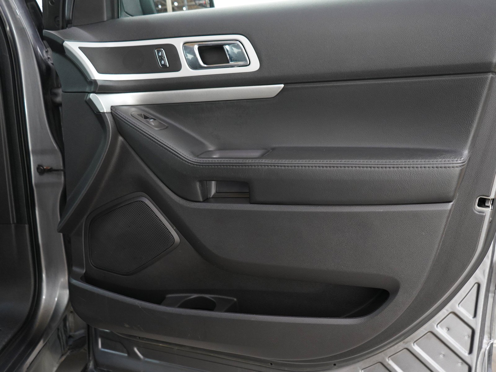 Used 2014 Sterling Gray Metallic Ford 4WD 4dr XLT image 9