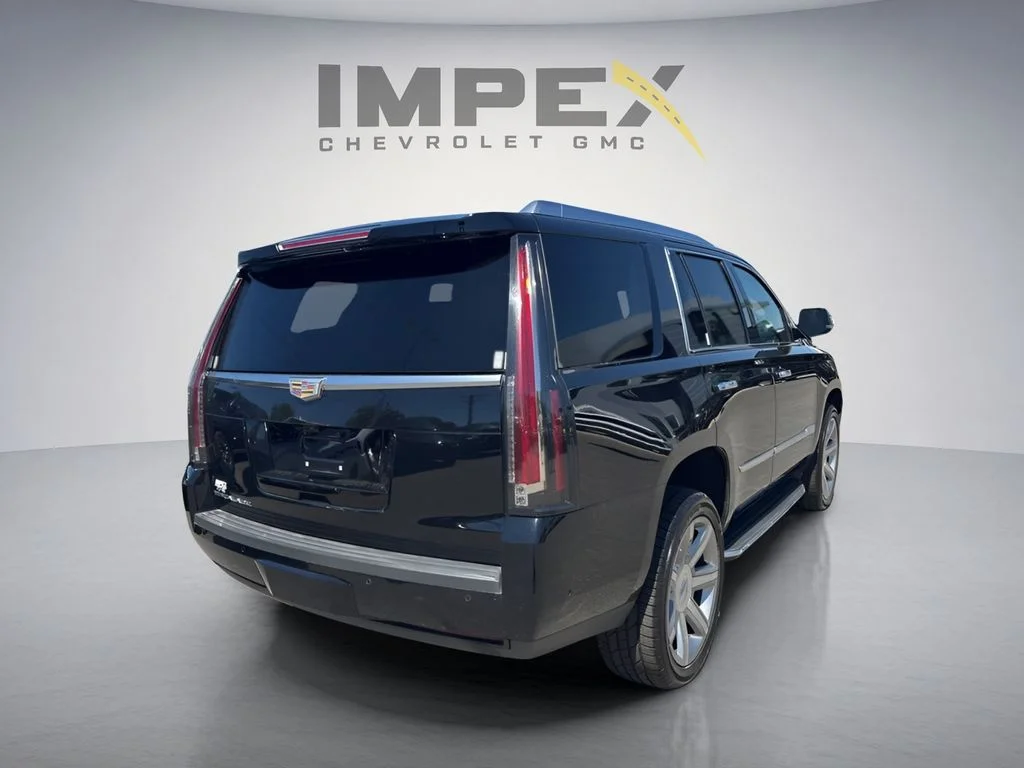 Used 2018  Cadillac Premium Luxury image 5