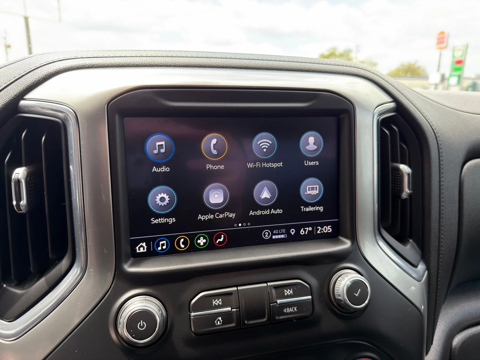 Used 2022 White Chevrolet LT image 27