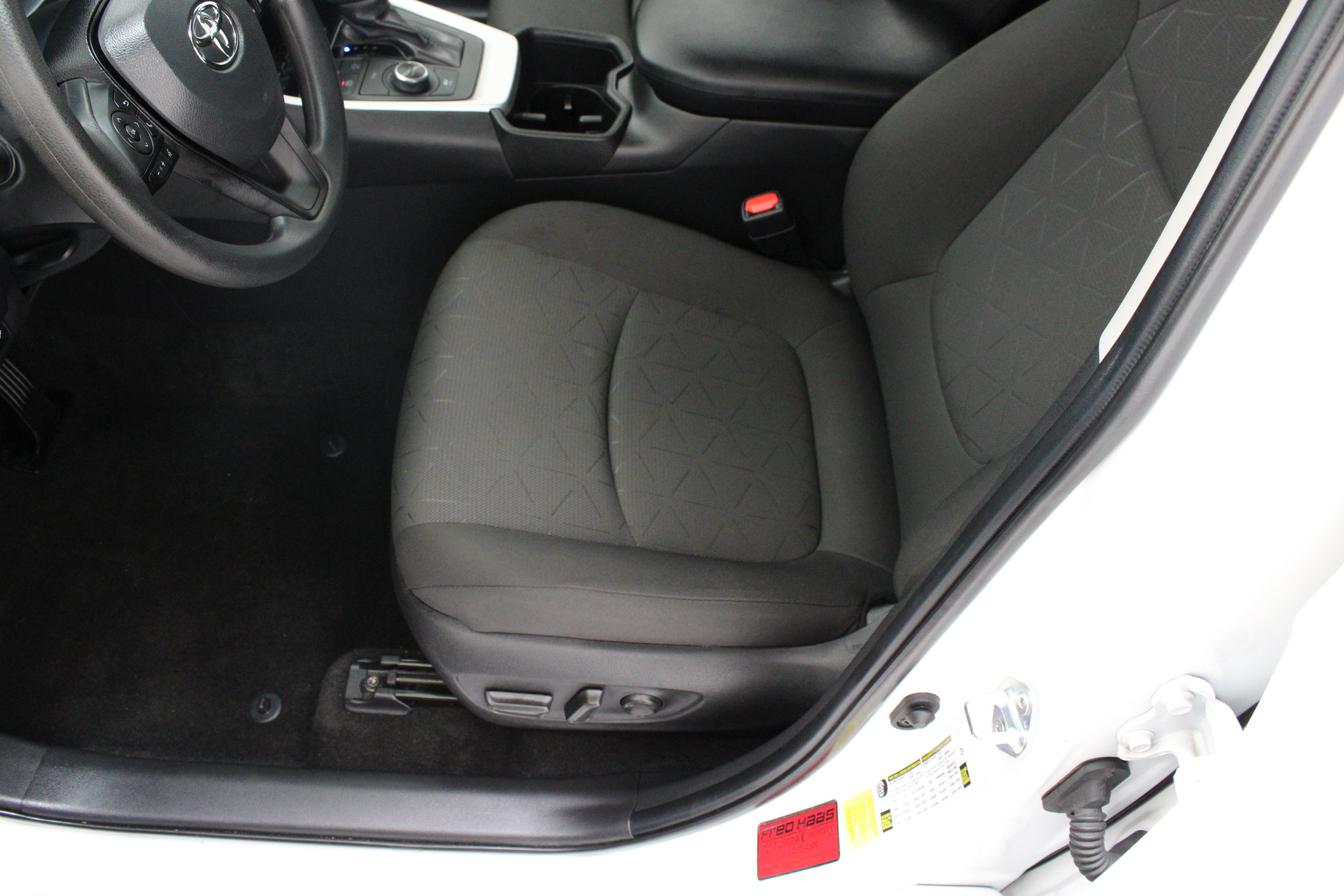 Used 2024 Ice Cap Toyota Hybrid XLE 2.5L image 14