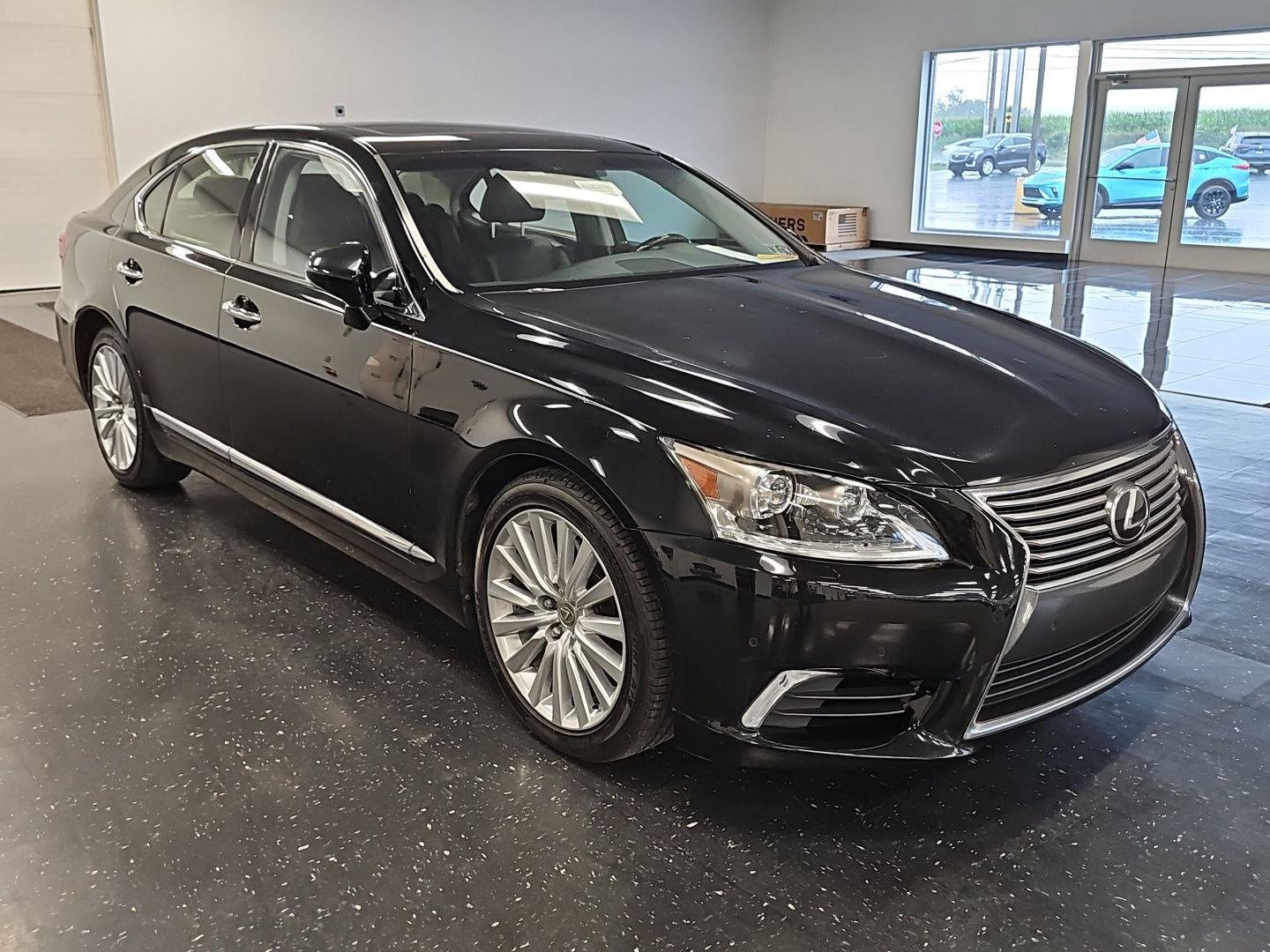Used 2014 Obsidian Lexus 4DR SDN RWD image 3