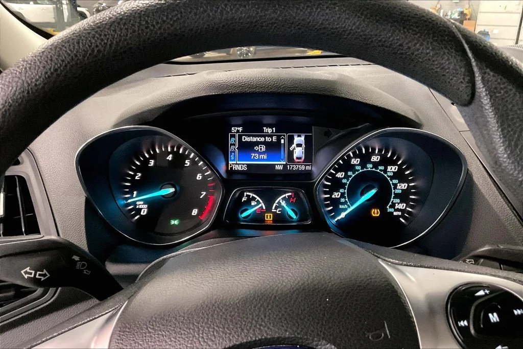 Used 2014 Gray Ford SE image 19