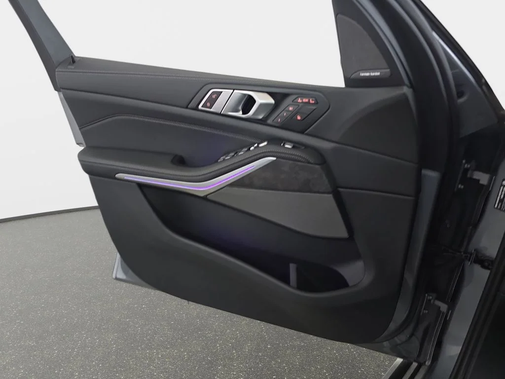 Used 2024 Skyscraper Gray Metallic BMW xDrive40i image 29