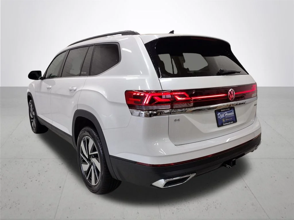 New 2026 White Volkswagen SE w/Technology image 10