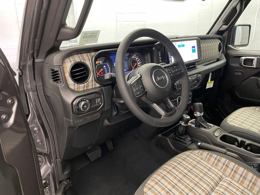 New 2026 Granite Crystal Metallic Clear-Coat Exterior Paint Jeep 85th Anniversary Edition image 14