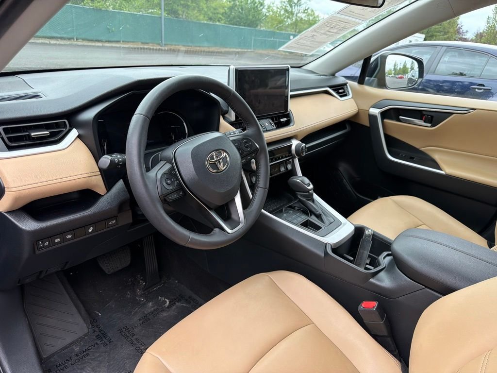 Used 2023 Midnight Black Metallic Toyota XLE Premium image 18