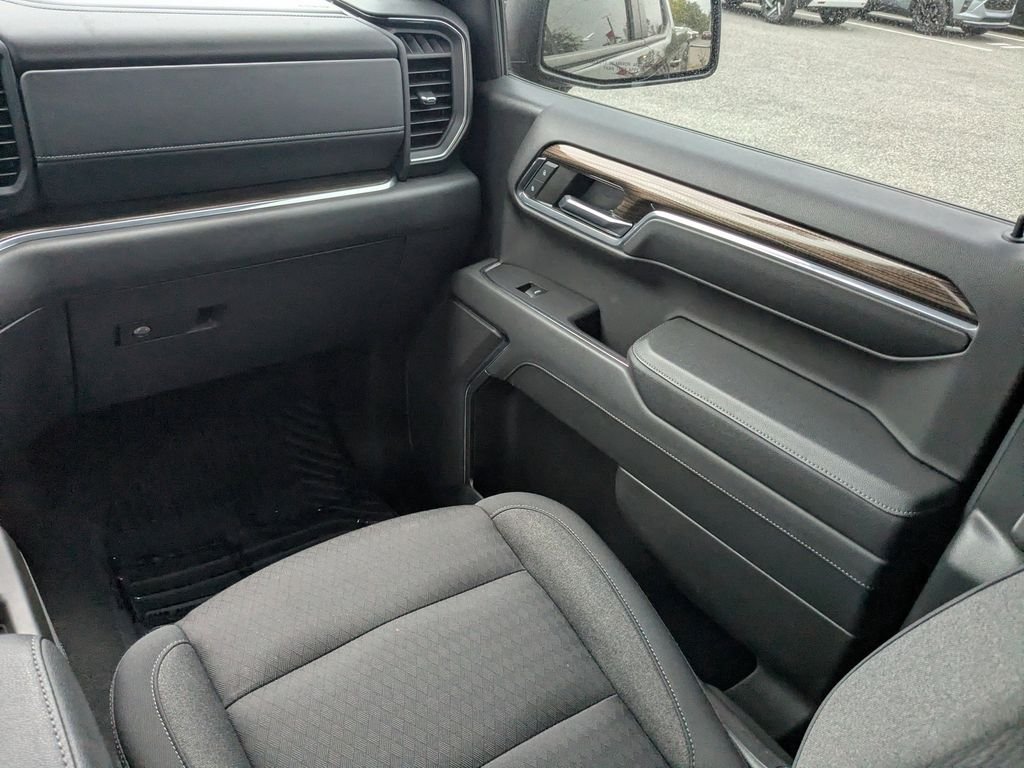 2024 Chevrolet Silverado 1500 LT - Photo 17