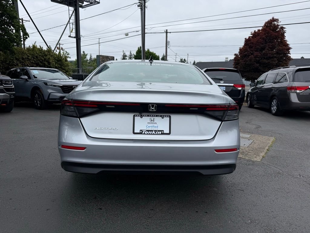 Certified Used 2025 Solar Silver Metallic Honda 1.5T SE image 8