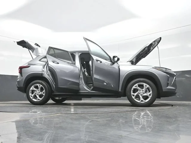 2026 Chevrolet Trax LS - Photo 31