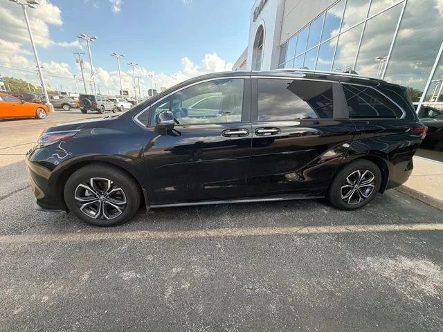 Used 2025 Black Toyota Platinum image 4