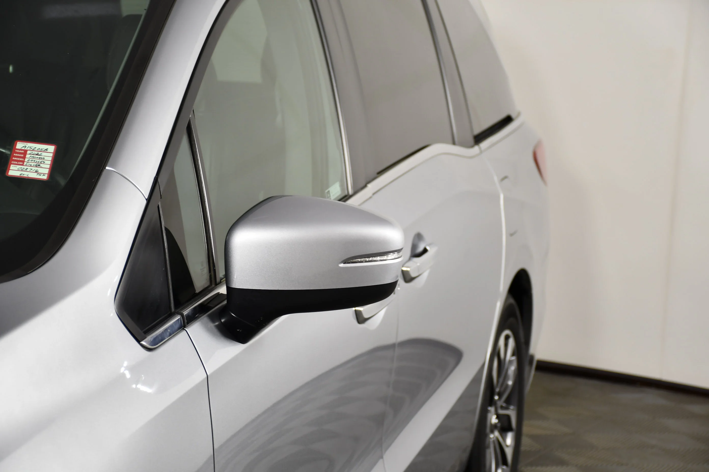 Used 2022 Lunar Silver Metallic Honda EX-L image 13
