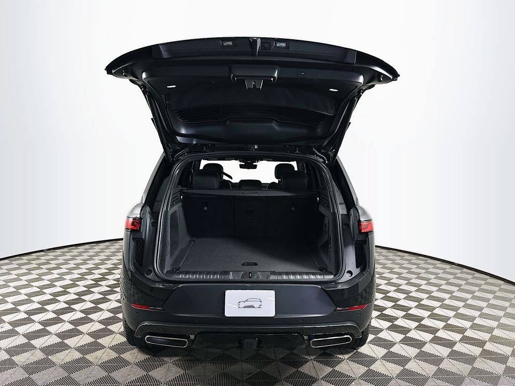 New 2026 Santorini Black Land Rover SE image 29