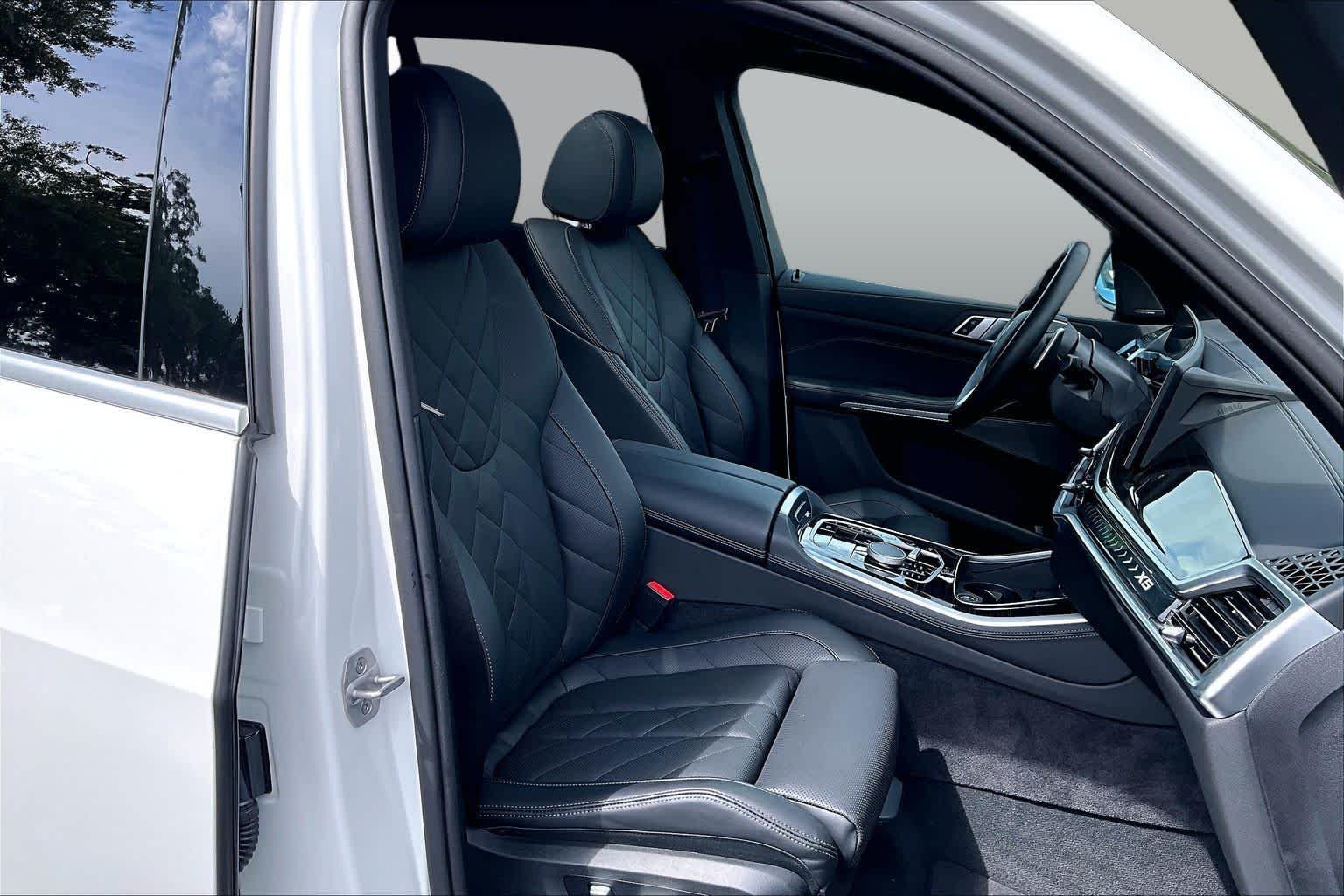 Used 2026 Alpine White BMW sDrive40i image 18