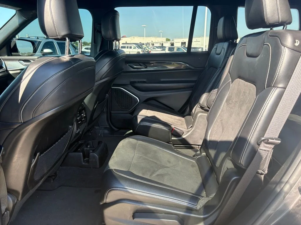 Used 2022 Baltic Gray Metallic Clearcoat Jeep Altitude image 14