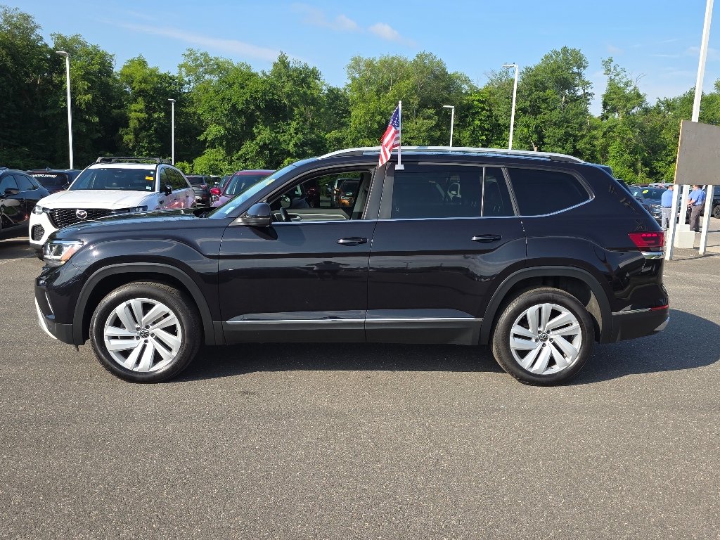 Used 2021 Deep Black Volkswagen SEL image 12