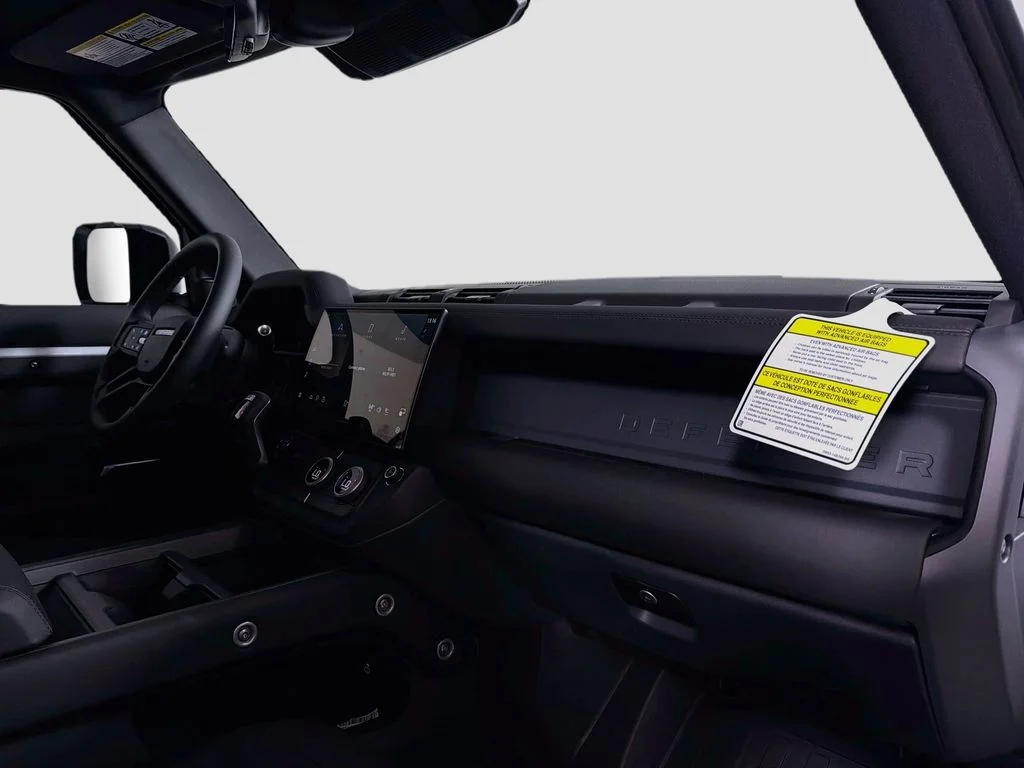 New 2026 Fuji White Land Rover X-Dynamic SE image 31