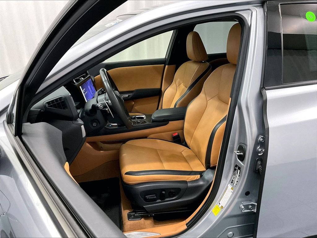 Used 2024 Iridium Lexus 450e Premium image 10