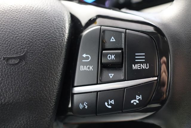 Used 2022 Red Ford SE image 12