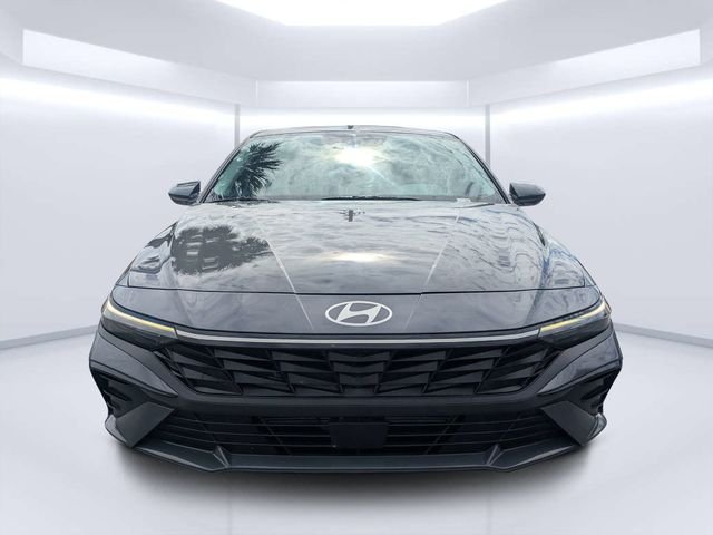 Used 2024 Gray Hyundai SEL image 8