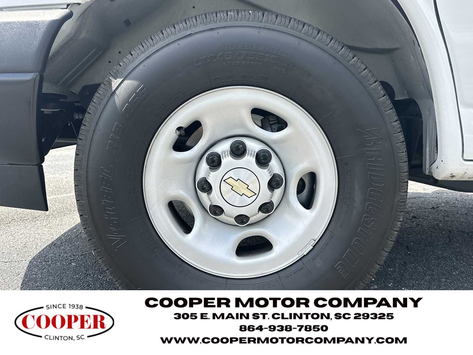 Used 2025 Summit White Chevrolet LS image 11