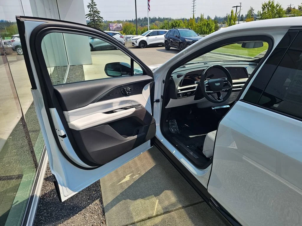 New 2026 Vibrant White Tricoat Cadillac Sport image 18