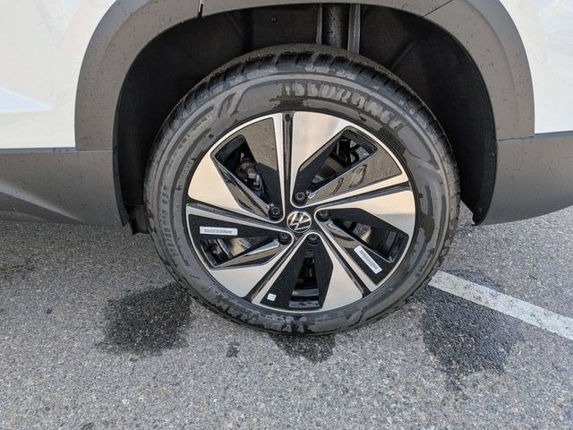New 2026 White Volkswagen SE image 17
