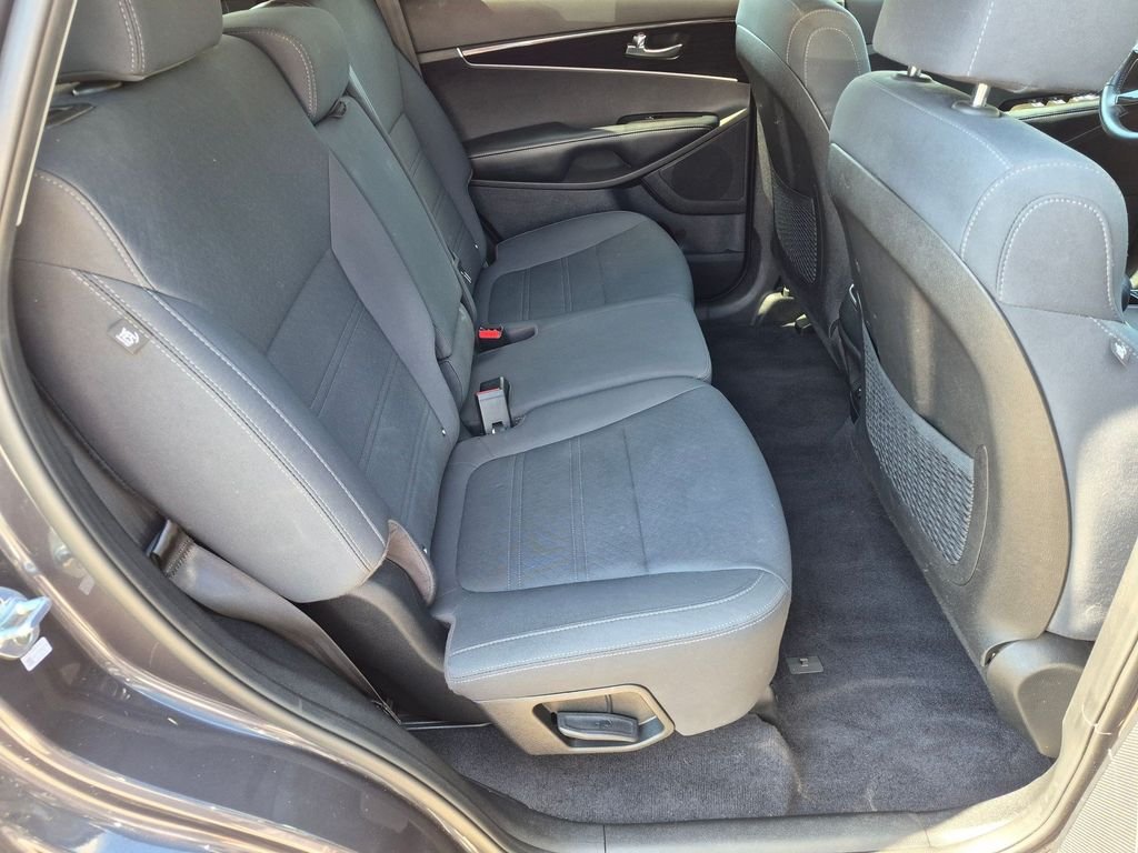 2019 Kia Sorento LX - Photo 29