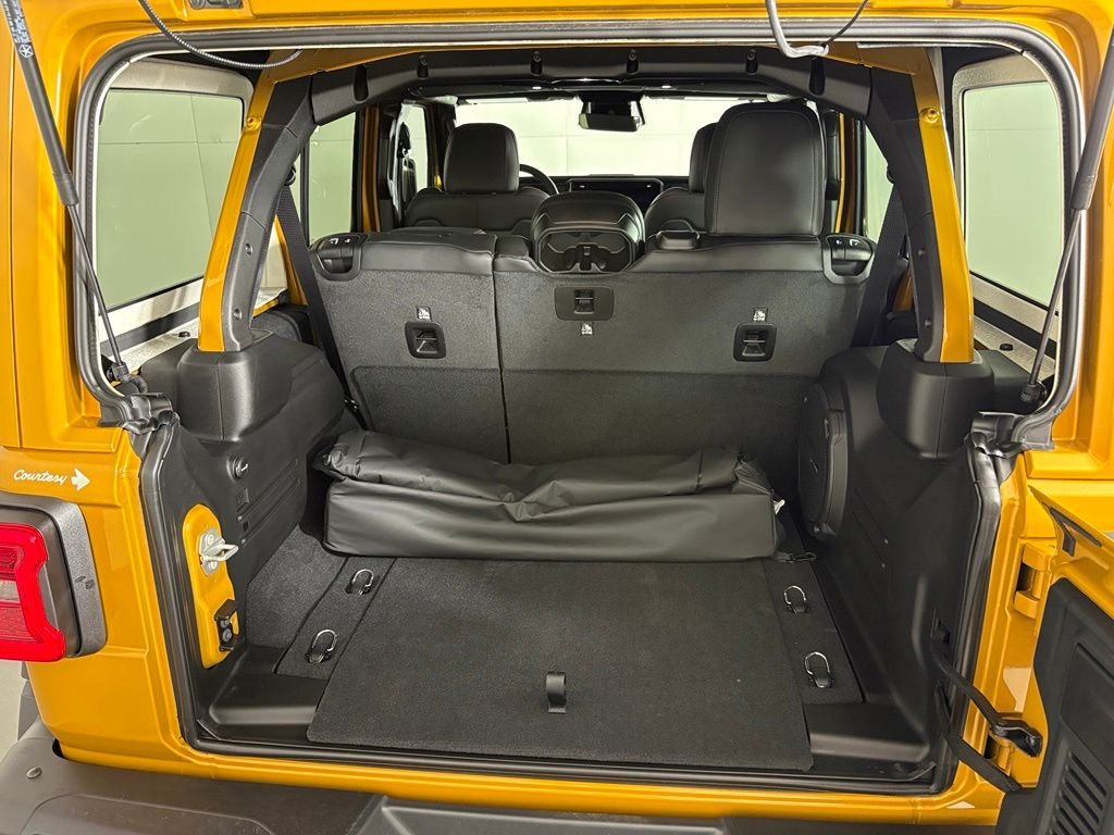New 2026 Goldilocks Exterior Paint Jeep Rubicon X image 25
