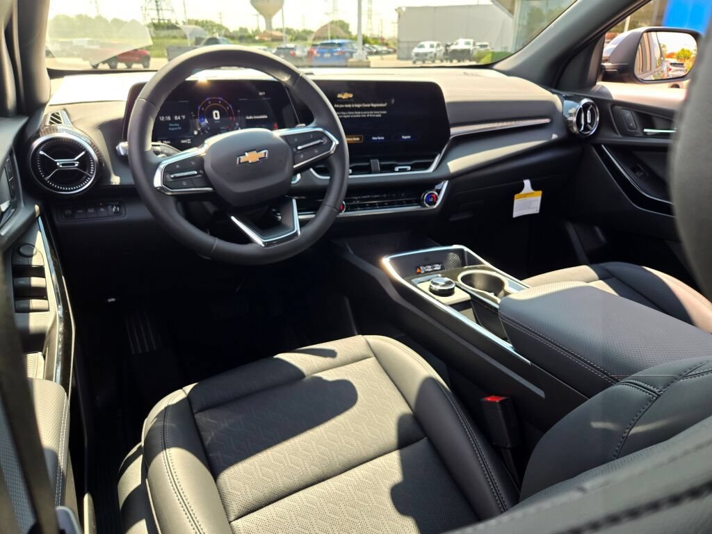 2027 Chevrolet Equinox LT - Photo 14