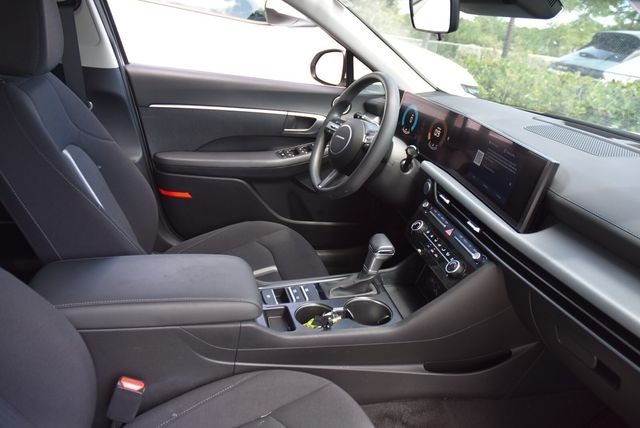 2025 Hyundai Sonata SE - Photo 12
