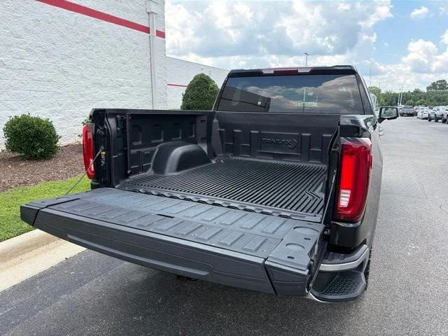 Used 2025 Black GMC SLT image 17