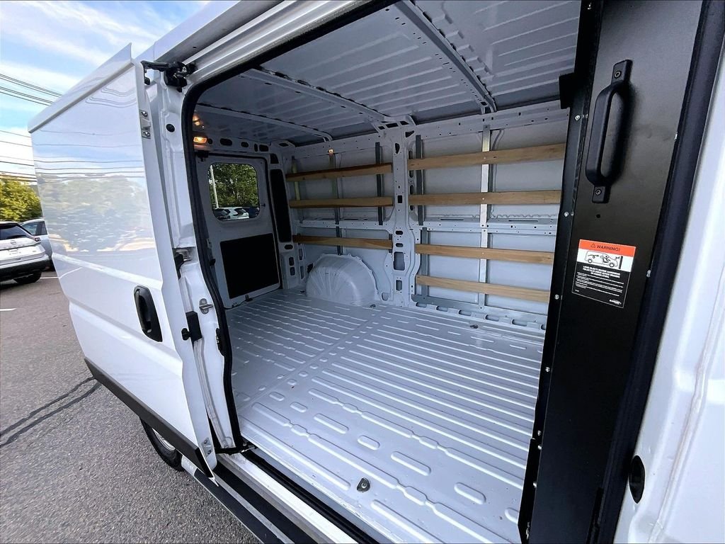 Used 2025 White Ram Base image 16