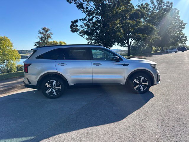 Used 2021 Silver Kia EX image 8