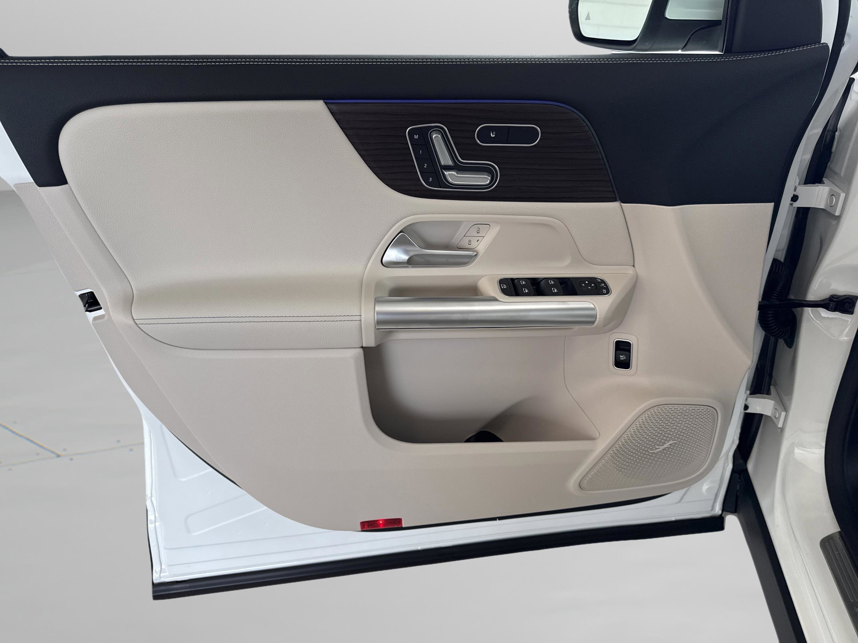 New 2026 Polar White Mercedes-Benz GLA 250 image 41