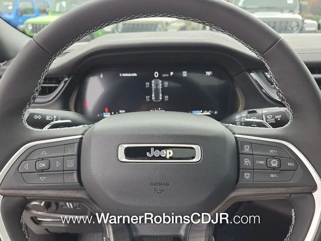 New 2026 Bright White Clear-Coat Exterior Paint Jeep  image 25