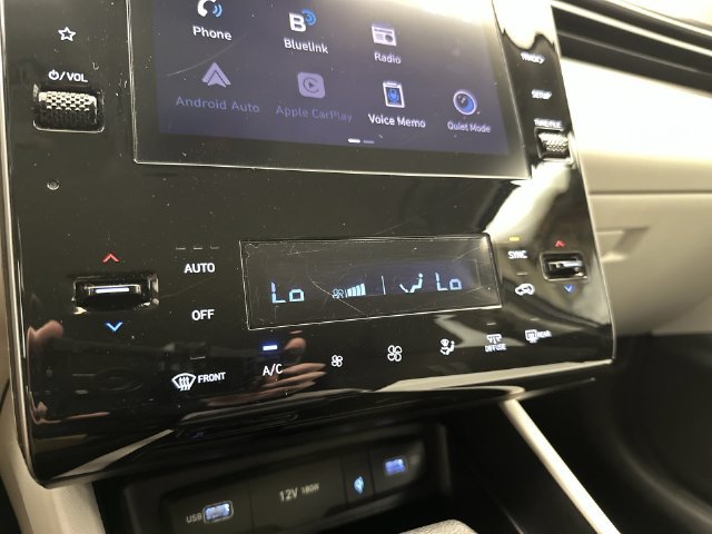 Used 2024 White Hyundai SEL image 21