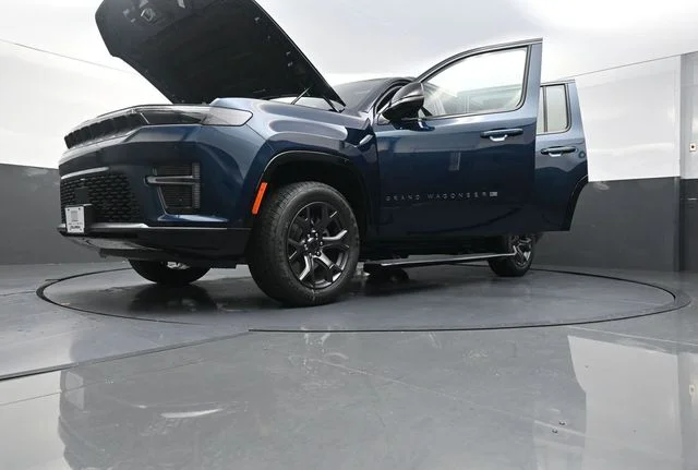 New 2026 Fathom Blue Pearl-Coat Exterior Paint Jeep Limited Altitude image 32