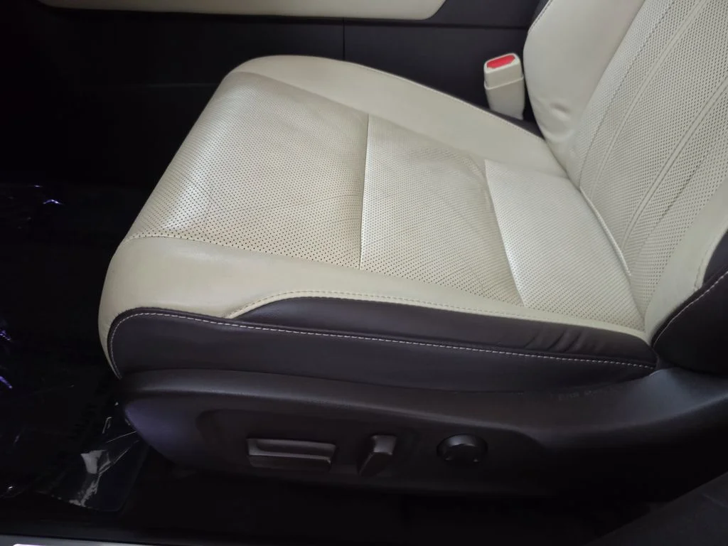 Used 2017 Black Lexus 350 image 30